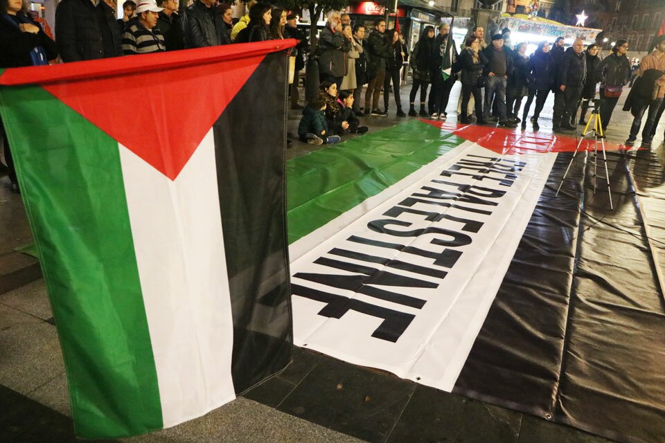 La plataforma de Valladolid reivindica la solidaridad con Palestina todos los días del año Concentración en la Plaza Fuente Dorada. FOTO: ÚC