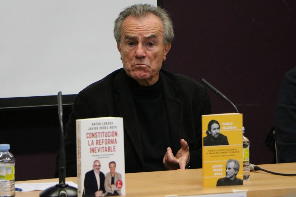 Javier Pérez Royo: “El sistema de poder de la Constitución del 78 viene del régimen del general Franco” Javier Pérez Royo esta tarde en Valladolid. FOTO: ÚC