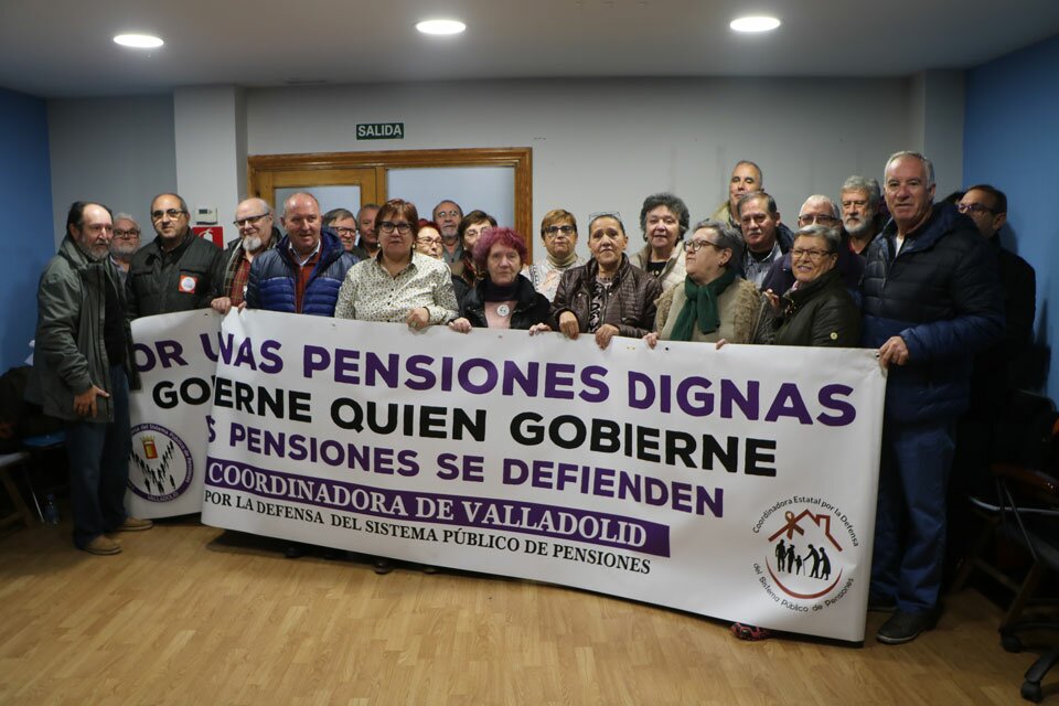 La marea de pensionistas de Castilla y León se unirá el 16 de diciembre manifestándose en Valladolid hasta a las Cortes Integrantes de las coordinadoras de pensionistas de Castilla y León durante su reunión en Valladolid. FOTO: últimoCero